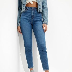 American Eagle stretch mom jeans, size 6 regular